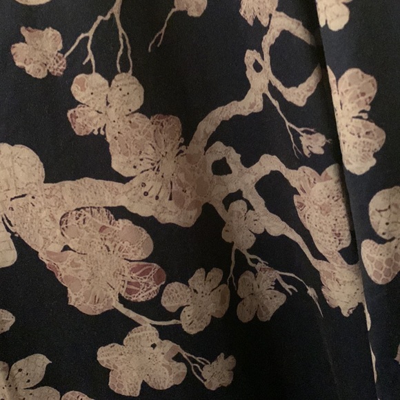 Azalea by Firmiana navy & cream floral tunic size 4x - Picture 4 of 12